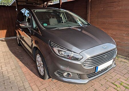 Ford S-Max 2,0 TDCi 132kW Titanium PowerShift Tit...