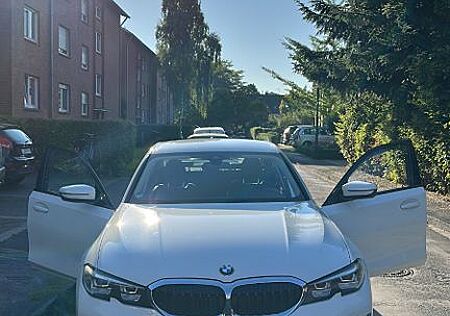 BMW 320d xDrive Sport Line Automatik Sport Line