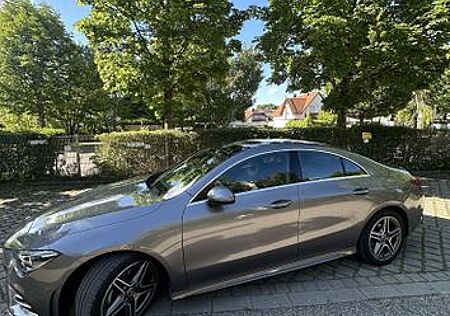Mercedes-Benz CLA 180 -