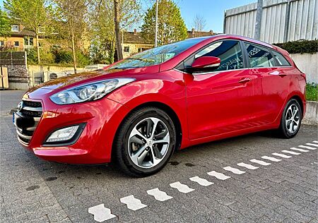 Hyundai i30 cw 1.4 Yes Edition Kombi