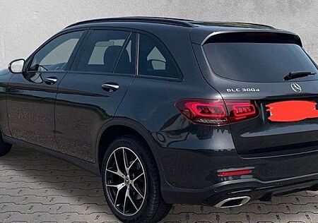 Mercedes-Benz GLC 300 GLC 300d 4 MATIC AMG PANO STNDHZ GARANTIE VOLL