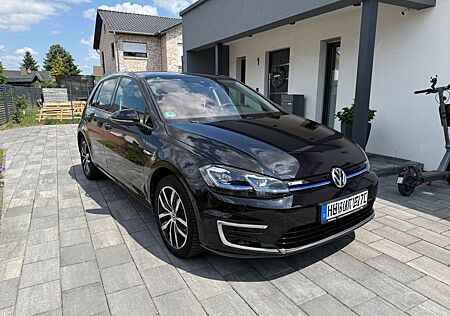 VW Golf Volkswagen E- Top Zustand - Top Ausstattung