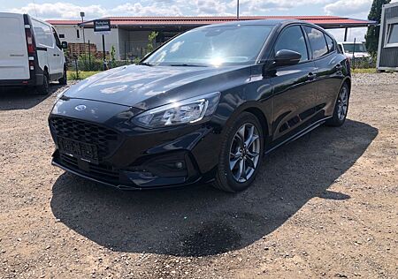 Ford Focus Lim. ST-Line