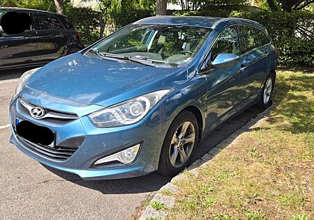 Hyundai i40 schnell zu verkaufen cw 1.6 GDI FIFA Edition