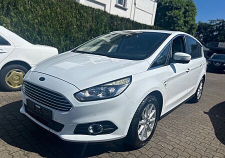 Ford S-Max Titanium