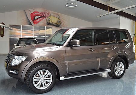 Mitsubishi Pajero 3.2 DI-D SUV-Star 7-Sitzer