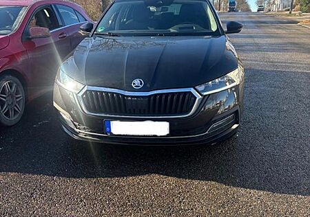 Skoda Octavia Combi First Edition