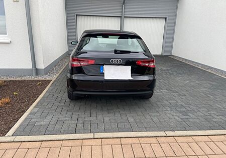 Audi A3 1.2 TFSI Attraction Reparierter Unfallschaden