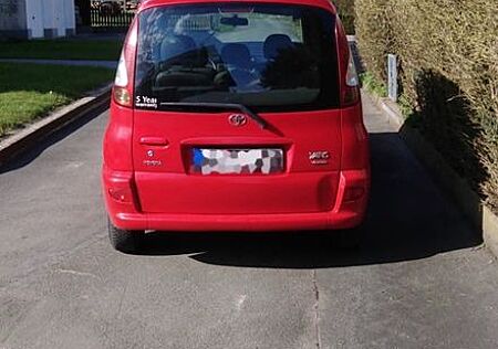 Toyota Yaris 1.3 Automatik -