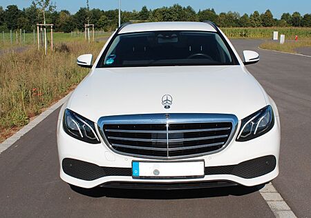Mercedes-Benz E 300 de T Autom. mit MB Garantie