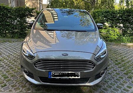 Ford S-Max 2,0 TDCi 110kW Titanium PowerShift Tit...