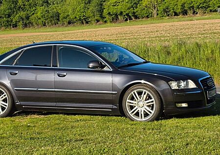 Audi A8 3.0 TDI (DPF) tiptronic quattro - TOPZUSTAND!