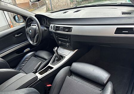 BMW 320i -