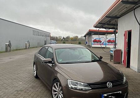 VW Jetta Volkswagen 2.0 TDI Highline 14OPS Top Zustand