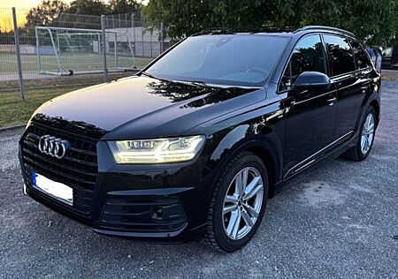 Audi Q7 3.0 TDI Quattro S. Line Optik Paket schwarz.