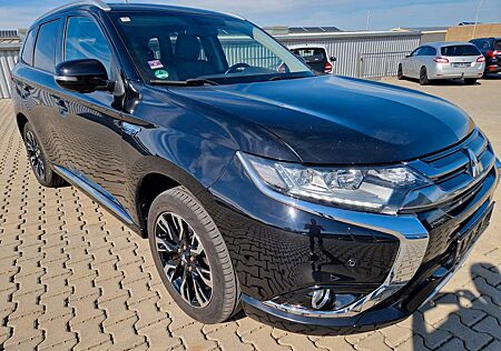 Mitsubishi Outlander PHEV Plus 4WD