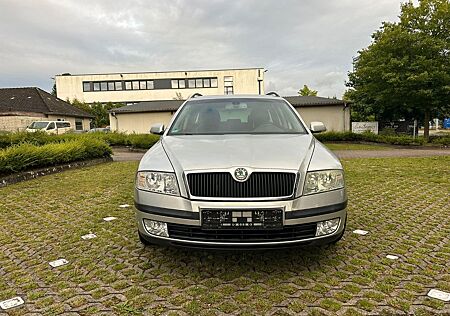 Skoda Octavia Combi 1.6 Elegance TÜV/KLIMA/SHZ/