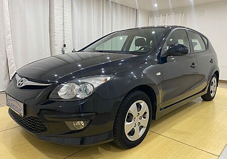 Hyundai i30 gebraucht kaufen Hyundai i30 blue 1.4 Comfort Klima