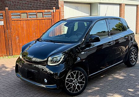 Smart ForFour EQ Exclusive 22KW/LED/PANO/LEDER/CARPLAY