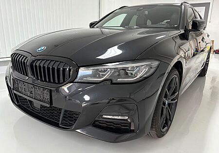 BMW 330 e xDrive M Sport/Laser/Head-Up/Pano/ACC/AHK