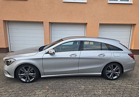 Mercedes-Benz CLA 200 Shooting Brake - Rückfahrkamera, Urban