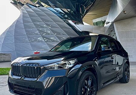 BMW iX1 xDrive30 -M Sport.Head-Up.360 Kamera.AHK.