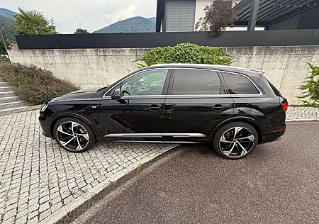Audi Q7 50 TDI quattro S line