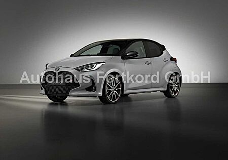 Toyota Yaris Hybrid 1.5 GR SPORT - NAVI, PDC, SZ
