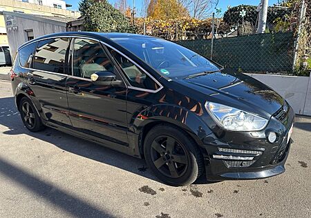 Ford S-Max Titanium S*LEDER*KAMERA*PANO*MEMORY