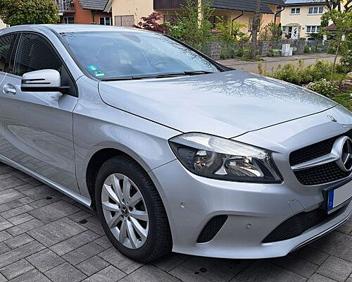 Mercedes-Benz AHK  -  8 Räder  -  TÜV neu