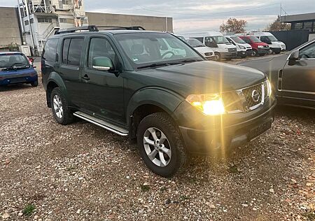 Nissan Pathfinder 2.5 dCi DPF LE