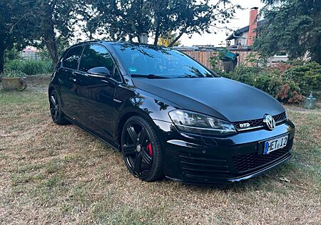 VW Golf Volkswagen 2.0 TDI DSG BMT GTD GTD