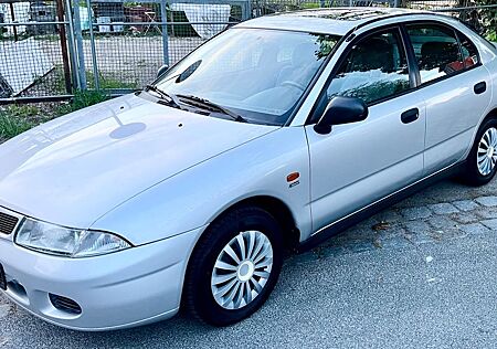 Mitsubishi Carisma 1.8 GLX Klima Automatik Schiebedach