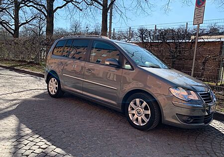 VW Touran Volkswagen 2.0 TDI 125kW DSG DPF -