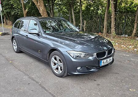 BMW 320i Touring -