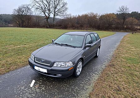 Volvo V40 2.0 COMFORT VIELES NEU