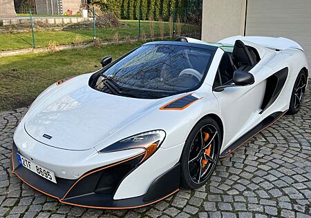 McLaren 675LT Spider Silica White MSO Carbon