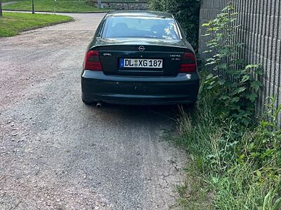 Opel Vectra 1.6 -