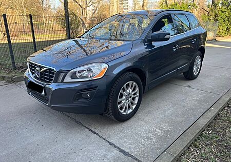 Volvo XC 60 XC60 D5 viele Neuteile & frischer TÜV!