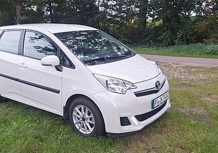 Toyota Verso-S 1,33-l-Dual-VVT Life Life