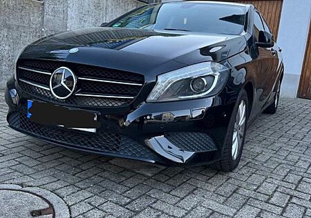 Mercedes-Benz A 180 BlueEFFICIENCY Edition - Automatik