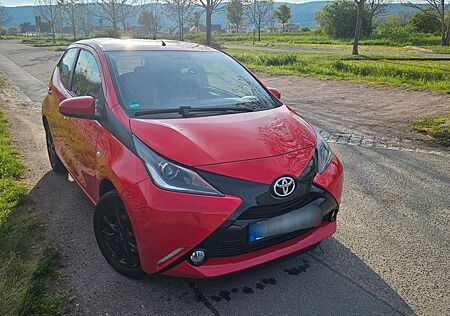 Toyota Aygo (X) Aygo (X) 1,0-l-VVT-i Klima + Rückfahrkamera