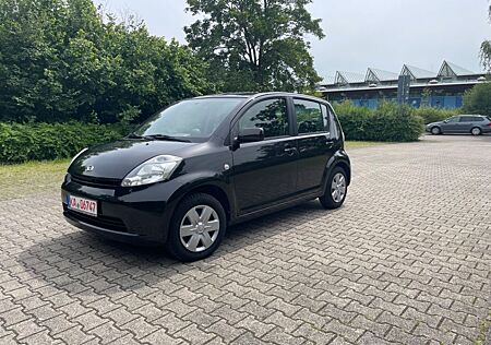 Daihatsu Sirion 1.3 Klima+AHK +Tüv Neu