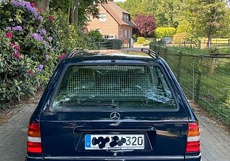Mercedes-Benz 320