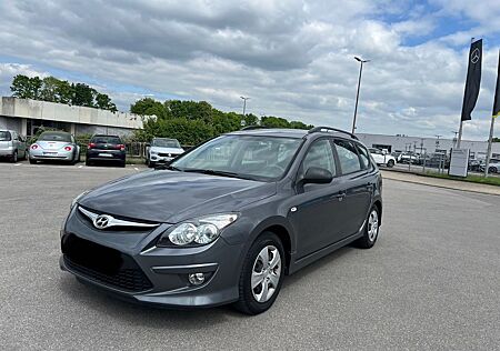 Hyundai i30 CW blue Guter Zustand 1HD*Klima*TÜV NEU*
