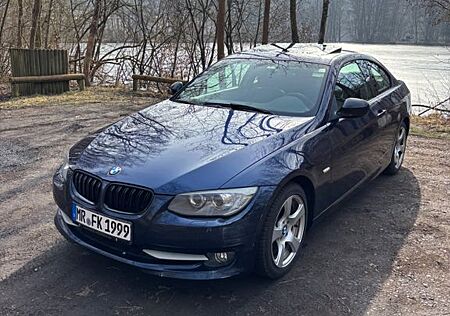 BMW 320d Coupé E92 - 2. Hand, Scheckheft, Hi-Fi