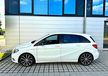 Mercedes-Benz B 180 Automatik/Leder/Navi/LED