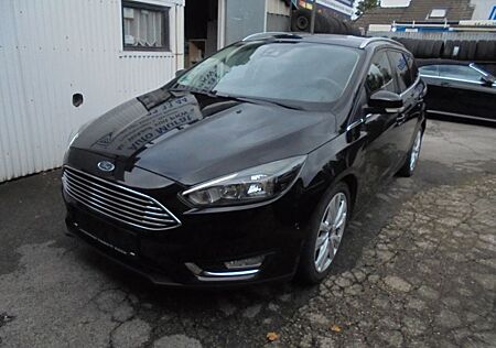 Ford Focus Turnier Titanium *Navi Alu Pdc Bluet. Shz*