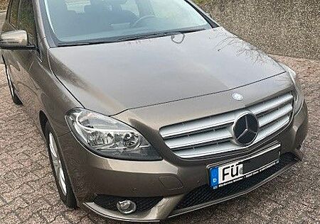 Mercedes-Benz B 180 -Automatic