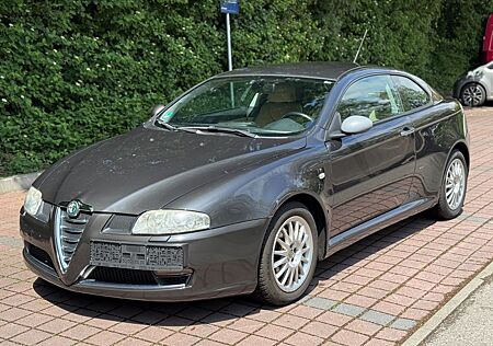 Alfa Romeo GT 2.0 JTS Selespeed Distinctive Distinctive